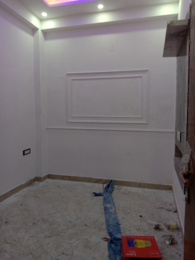 Bathroom, dwarka mor 2.5 Bedroom 1044 Sq.Ft. Independent House In Dwarka Mor Delhi 8131782