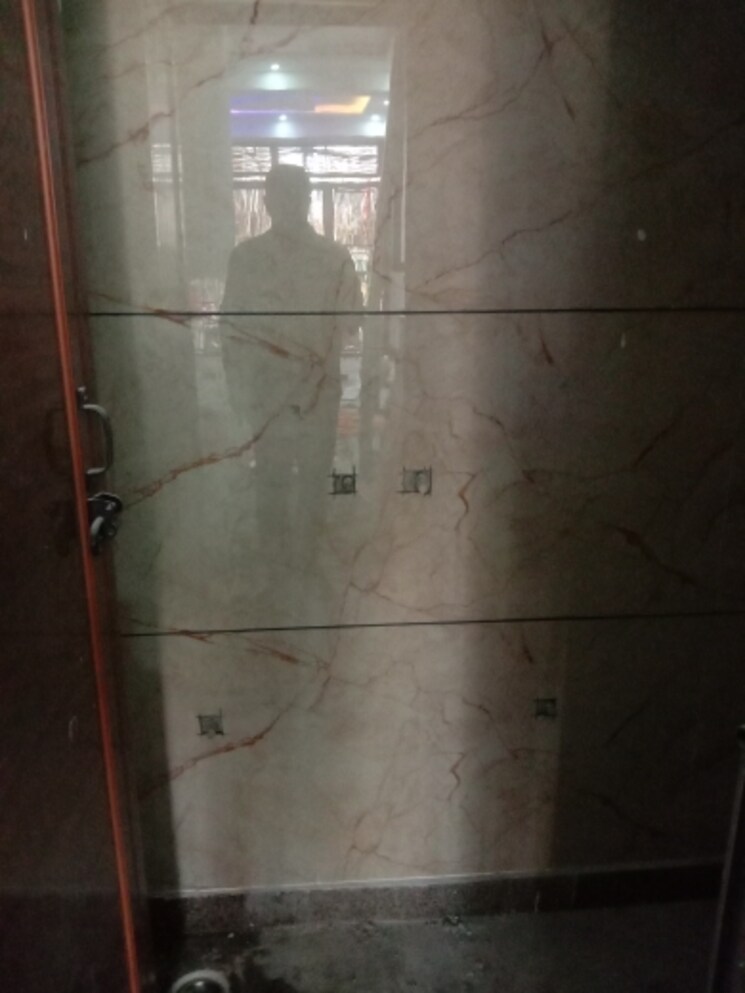 Bathroom, dwarka mor 2.5 Bedroom 1044 Sq.Ft. Independent House In Dwarka Mor Delhi 8131782