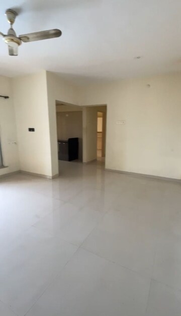 Room in 2 BHK Apartment at Unique Signature Mumbai, Mira Road – for Sale
