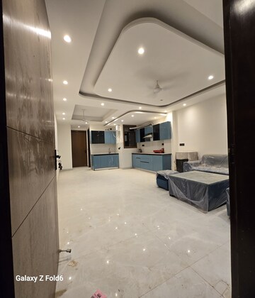 Bedroom in 2 BHK Builder Floor at Palm Residency Chhatarpur, Chattarpur – for Rent