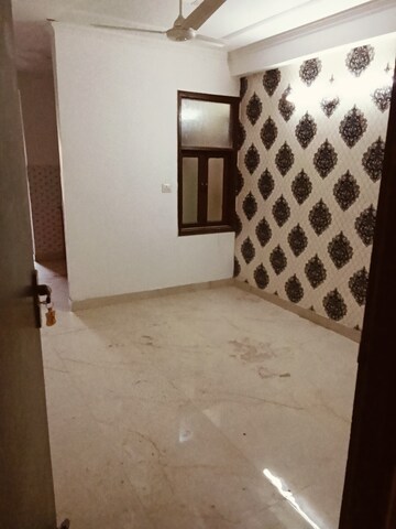 Parking in 1.5 BHK Builder Floor at Ignou Road – for Rent