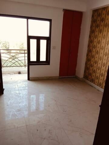 Room in 1.5 BHK Builder Floor at Ignou Road – for Rent