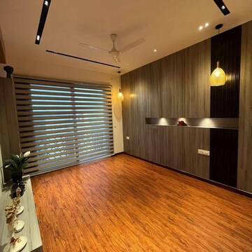 Room in 3.5 BHK Builder Floor at BPTP Amstoria Country Floor, Sector 102 – for Sale