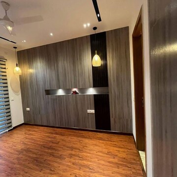Kitchen in 3.5 BHK Builder Floor at BPTP Amstoria Country Floor, Sector 102 – for Sale