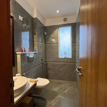 Bathroom in 3.5 BHK Builder Floor at BPTP Amstoria Country Floor, Sector 102 – for Sale