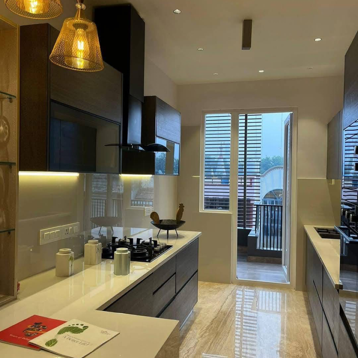 3.5 BHK + Servant Room,Extra Room 2300 Sq.Ft. Builder Floor in BPTP Amstoria Country Floor