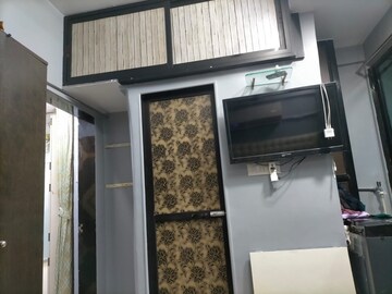  2.5 BHK Apartment at Raeeyan Apartment, Lbs Marg – for Sale