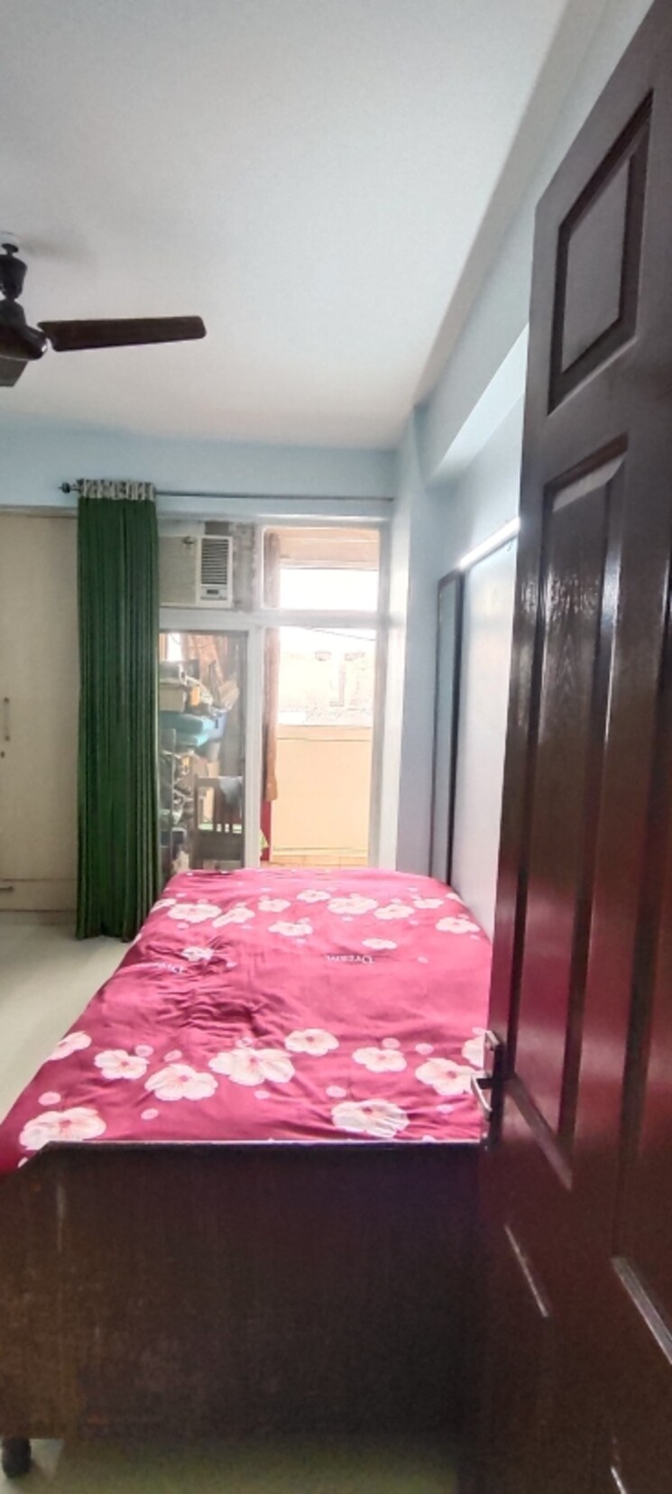 Bedroom, arihant-ambience 3 Bedroom 1940 Sq.Ft. Apartment In Sain Vihar Ghaziabad 8131910