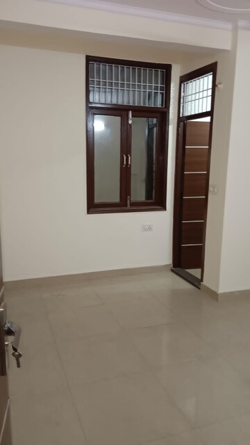 Room in 2 BHK Builder Floor at New Gupta Colony – for Rent