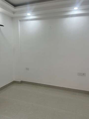 Room in 3 BHK Builder Floor at Malviya Nagar – for Rent