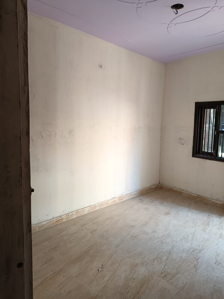 Room, burari 2 Bedroom 50 Sq.Yd. Builder Floor In Burari Delhi 8132009