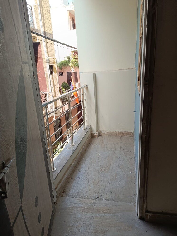 Balcony, burari 2 Bedroom 50 Sq.Yd. Builder Floor In Burari Delhi 8132009