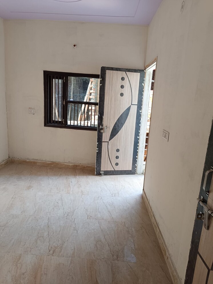 Room, burari 2 Bedroom 50 Sq.Yd. Builder Floor In Burari Delhi 8132009