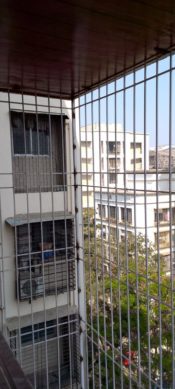 Balcony in 1.5 BHK Apartment at Matoshree Swaroop Celesta, Vile Parle East – for Sale