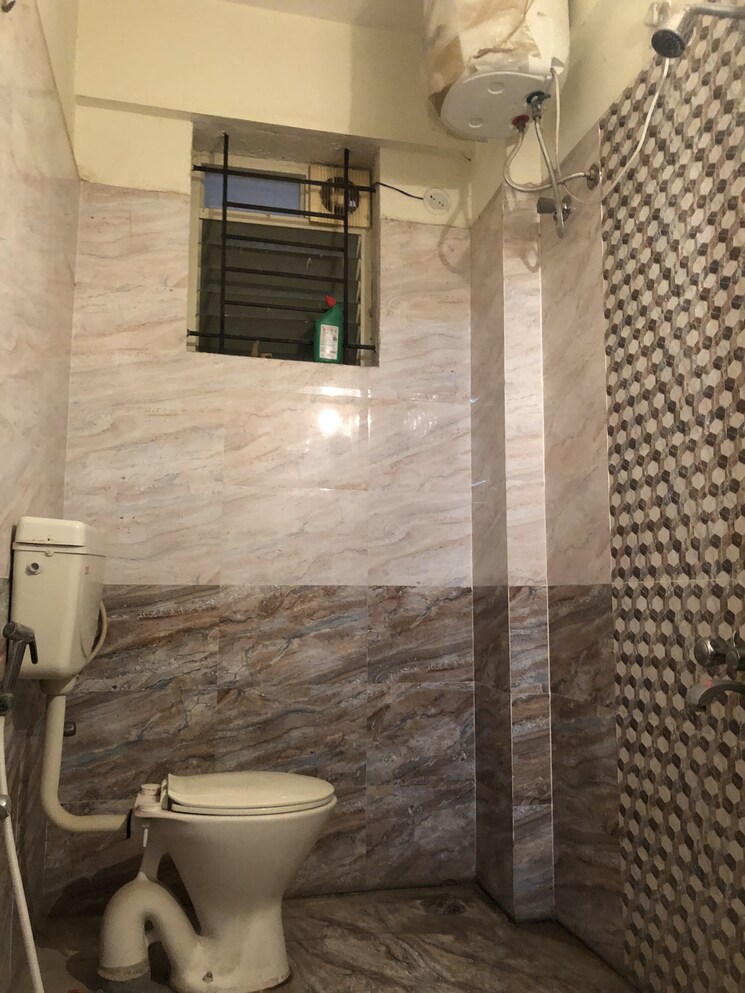 Bathroom, lakasa-sri-siva-sai-meadows 2 Bedroom 1075 Sq.Ft. Apartment In Bellandur Bangalore 8132073