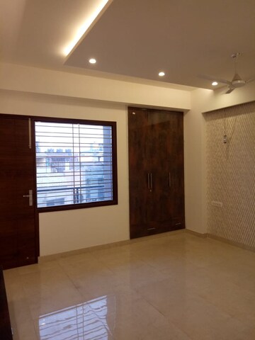 2 BHK Apartment For Rent in Sector M-1a