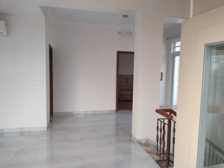 Room, emaar-marbella 5 Bedroom 8120 Sq.Ft. Villa In Sector 66 Gurgaon 8132288