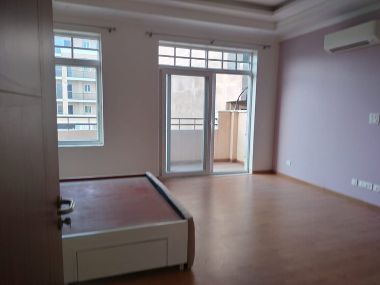 Room, emaar-marbella 5 Bedroom 8120 Sq.Ft. Villa In Sector 66 Gurgaon 8132288