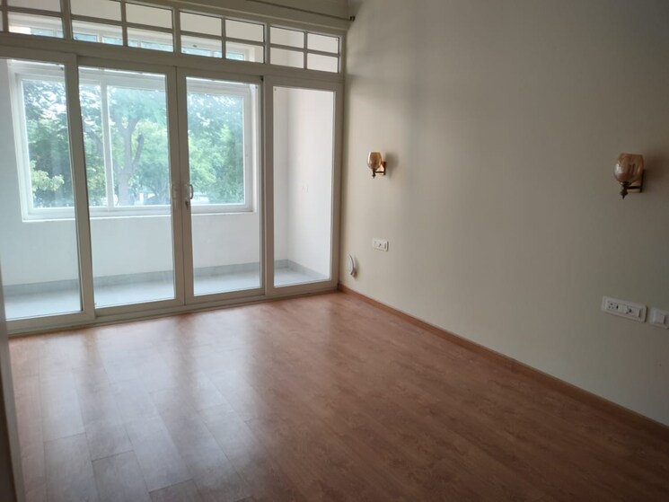 Room, emaar-marbella 5 Bedroom 8120 Sq.Ft. Villa In Sector 66 Gurgaon 8132288