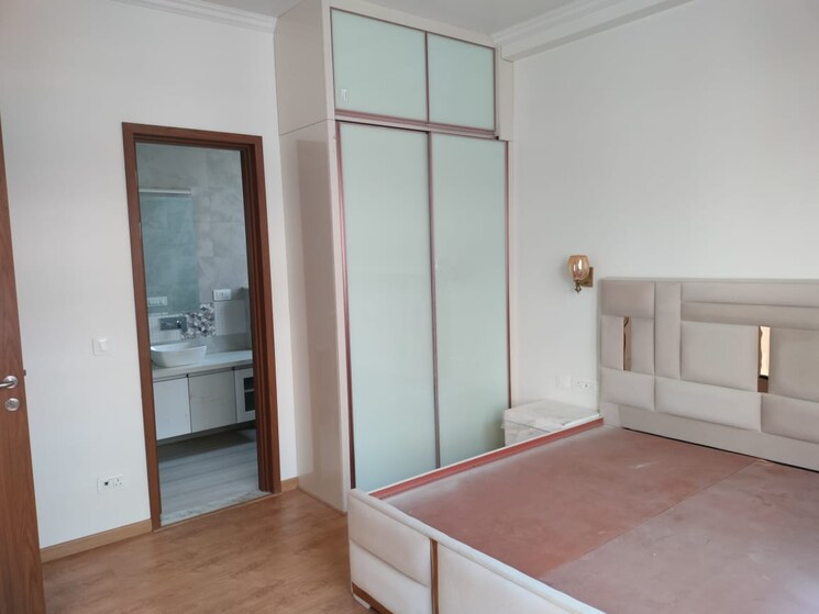 Room, emaar-marbella 5 Bedroom 8120 Sq.Ft. Villa In Sector 66 Gurgaon 8132288