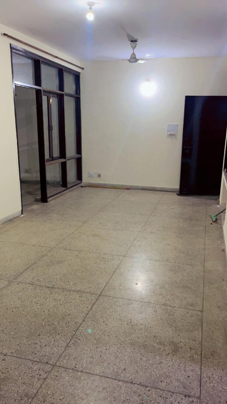 Room, navjeevan vihar 3 Bedroom 300 Sq.Ft. Builder Floor In Navjeevan Vihar Delhi 8132182