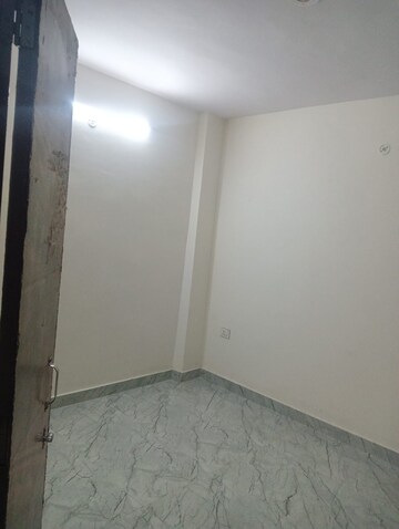 Room in 2 BHK Builder Floor at Dwarka Mor – for Rent