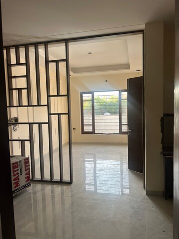 Room in 3 BHK Independent House at Sahastradhara – for Rent