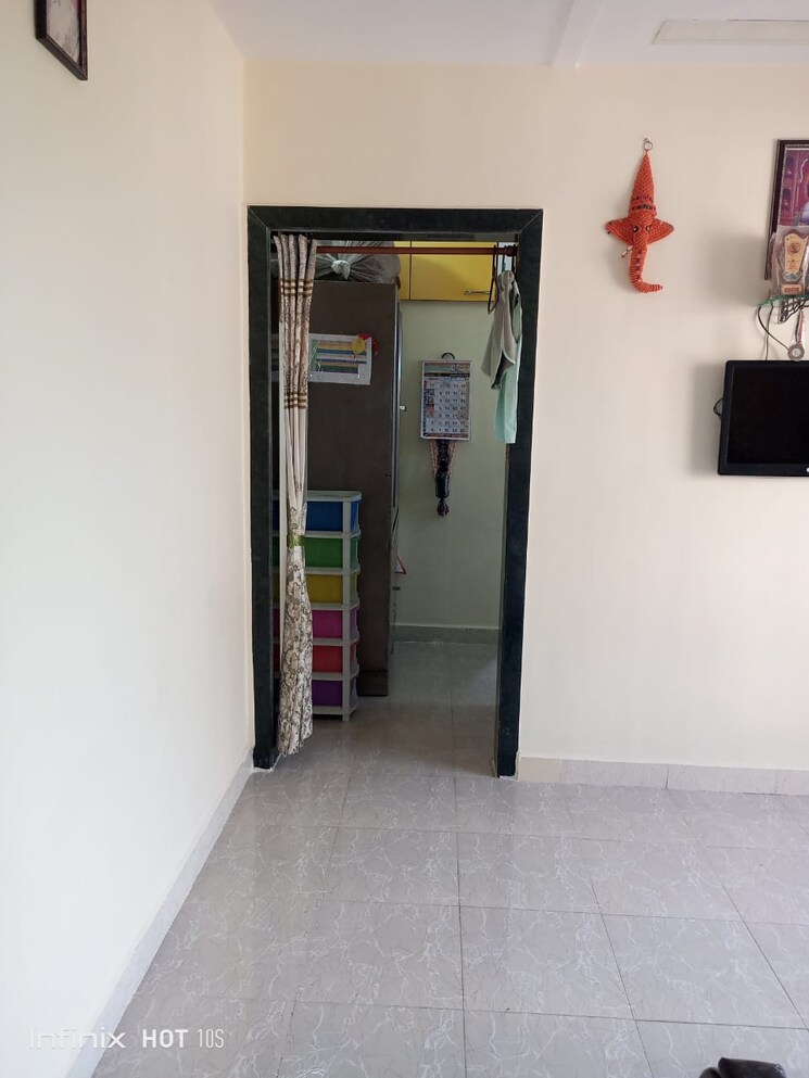 Room, dombivli west Studio 350 Sq.Ft. Apartment In Dombivli West Thane 8132426