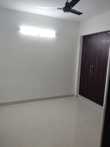 Room in 2 BHK Apartment at Signature Global Proxima Phase 2, Sector 89 – for Rent