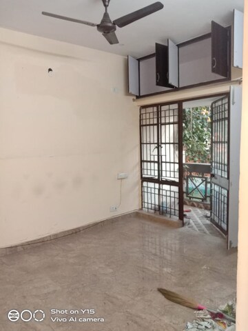 Room in 2 BHK Apartment at Vasant Kunj – for Sale