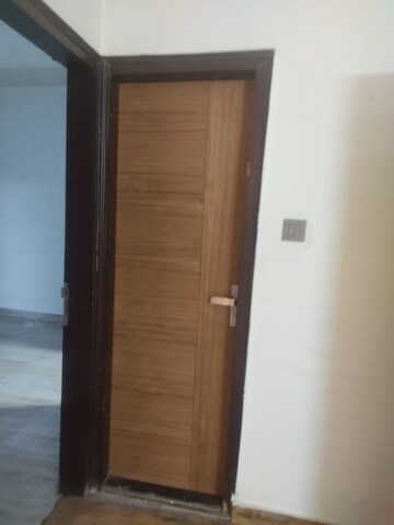 Furnished Amenities in 3 BHK Builder Floor at Sushant Lok 2, Sector 57 – for Sale