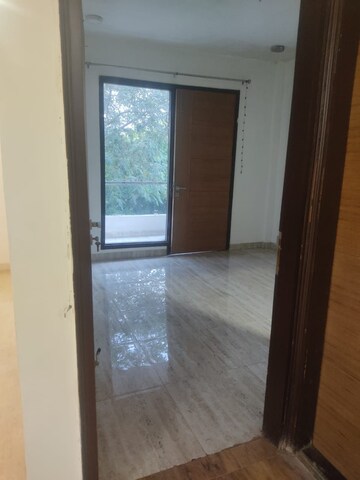 Room in 3 BHK Builder Floor at Sushant Lok 2, Sector 57 – for Sale
