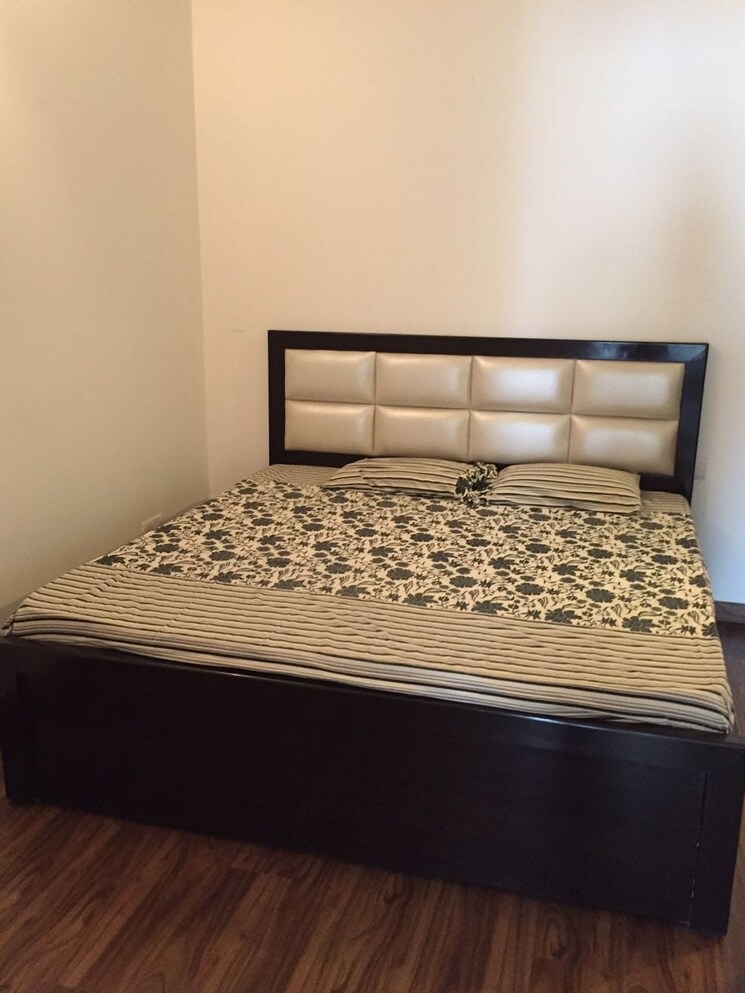 Bedroom, emaar-the-palm-drive-palm-studios 3 Bedroom 1950 Sq.Ft. Apartment In Sector 66 Gurgaon 8132565