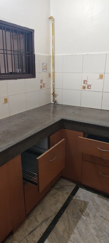 1.5 BHK Independent House For Rent in Gomti Nagar