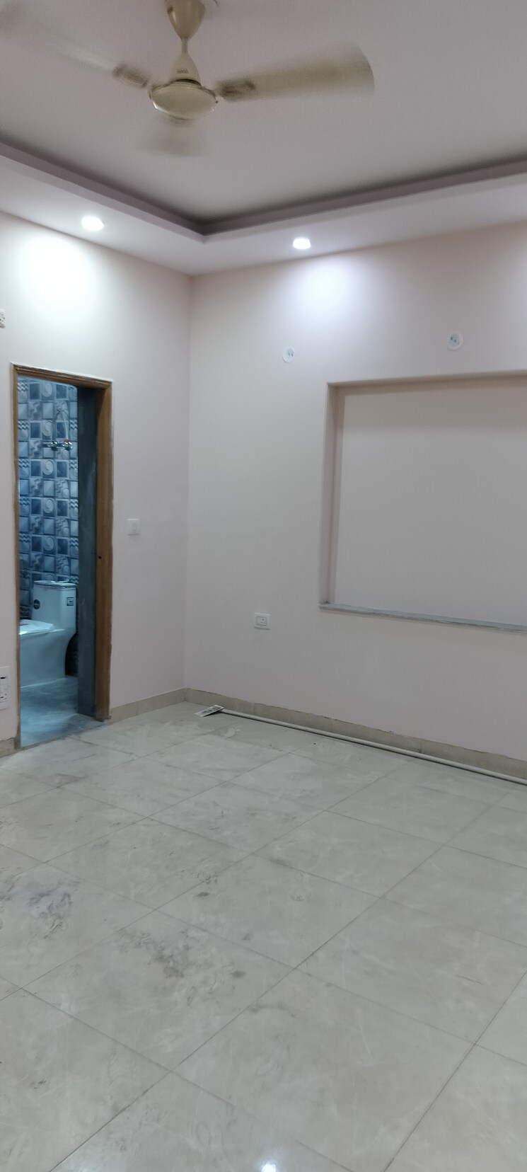 Room, rwa-apartments-sector-41 3 Bedroom 180 Sq.Mt. Independent House In Sector 41 Noida 8132599