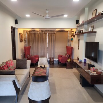 2 BHK Apartment For Rent in Juhu Abhishek Chs Ltd Four Bunglows Mumbai  8132617