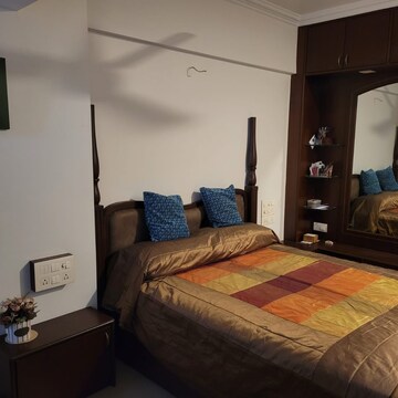 2 BHK Apartment For Rent in Juhu Abhishek Chs Ltd Four Bunglows Mumbai  8132617