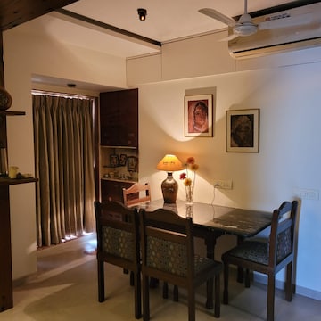 2 BHK Apartment For Rent in Juhu Abhishek Chs Ltd Four Bunglows Mumbai  8132617