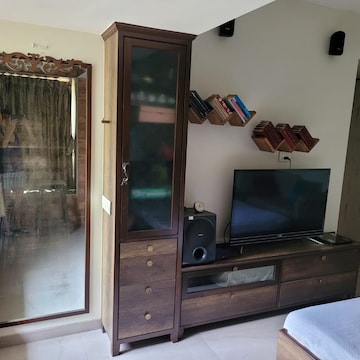 2 BHK Apartment For Rent in Juhu Abhishek Chs Ltd Four Bunglows Mumbai  8132617