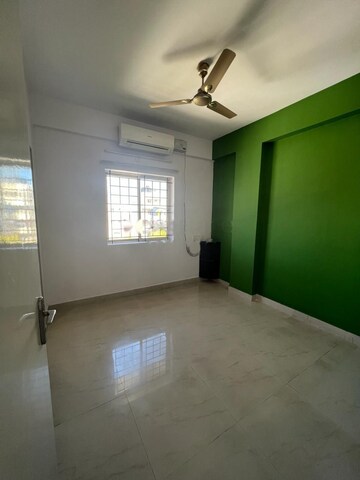 Room in 3 BHK Apartment at Mahaveer Aspen, Kanakapura Road – for Rent