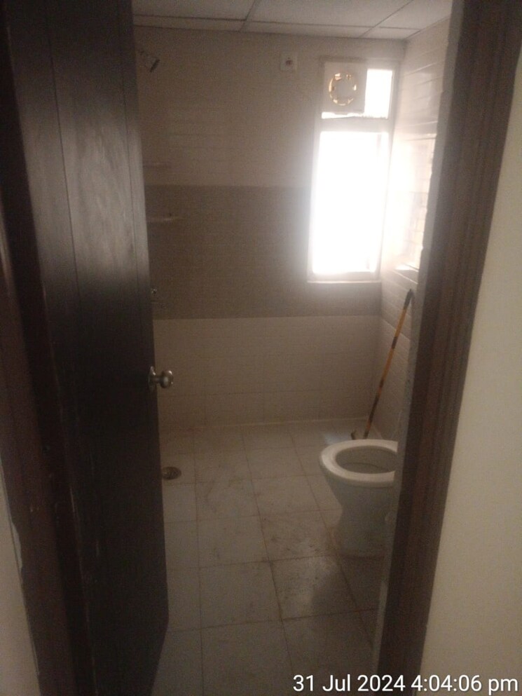 Bathroom, signature-orchard-avenue-2 1 Bedroom 426 Sq.Ft. Apartment In Sector 93 Gurgaon 8132677