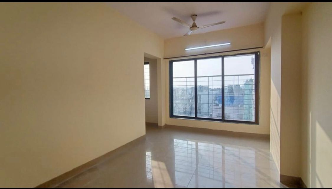 3 BHK 920 Sq.Ft. Apartment in Laxmi Niwas Khar West