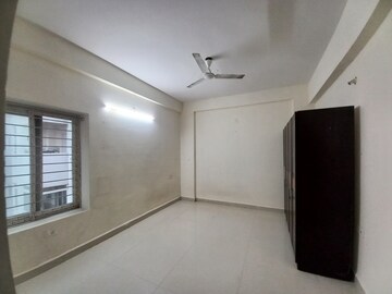 Room in 3 BHK Apartment at Kondapur – for Rent