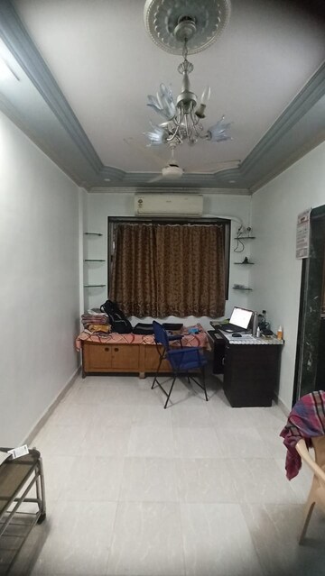 Living Room in 2 BHK Apartment at Shashtri Nagar – for Rent