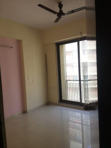 Room in 3 BHK Builder Floor at South Extension ii – for Rent