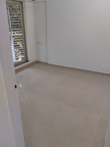 Room in 2 BHK Apartment at Shivam CHS Goregaon East, Goregaon East – for Rent