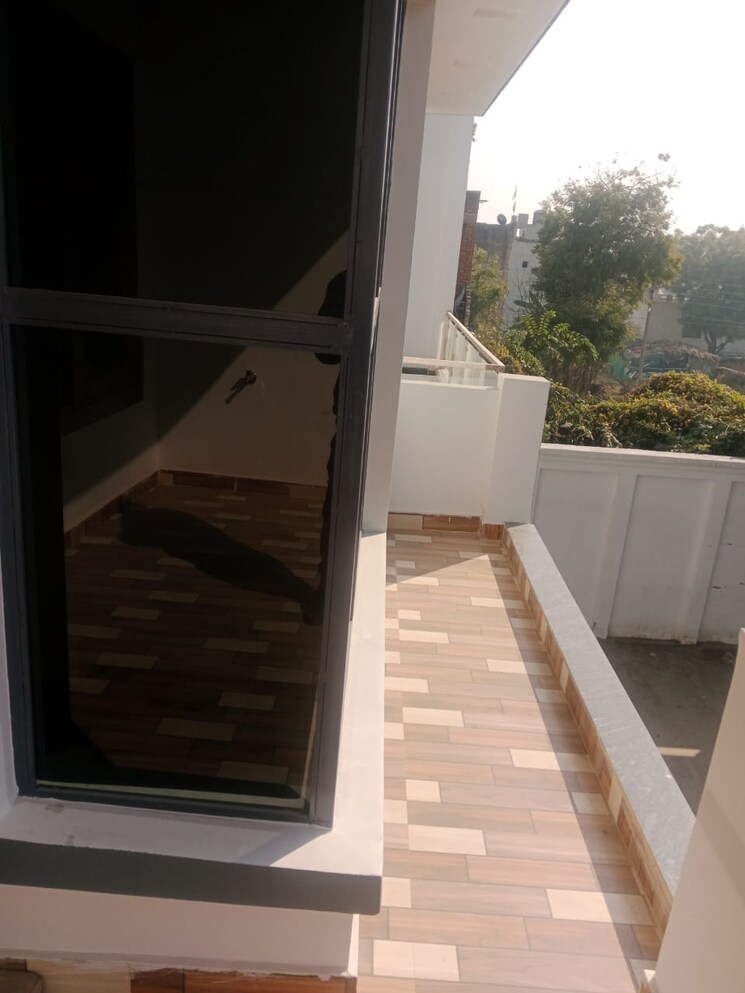 Balcony, yashoda kunj 3 Bedroom 102 Sq.Yd. Builder Floor In Yashoda Kunj Meerut 8132905