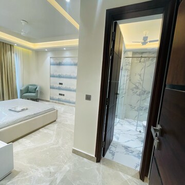 Kitchen in 4 BHK Builder Floor at Auram Floor, South City 2 – for Sale