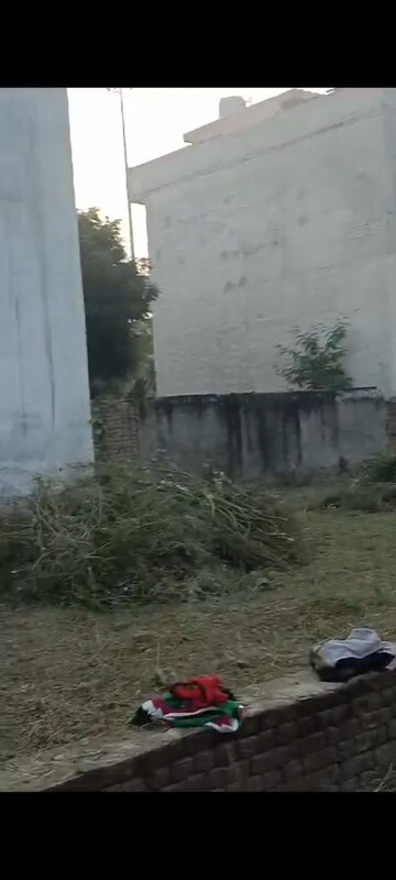  Plot For Sale in Sikandrabad