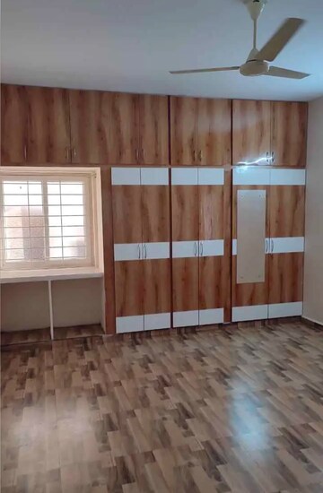 Room in 2 BHK Builder Floor at Begumpet – for Rent